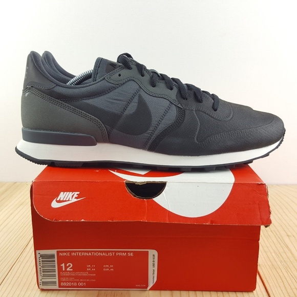 nike internationalist size 9